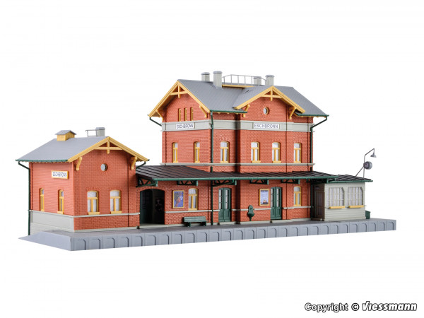 Kibri 39368 - Bahnhof ´Eschbronn´ 34x13x14,5 cm