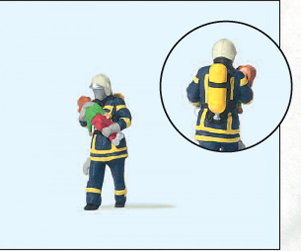 Preiser 28251 - Feuerwehrmann, Kind rettend blaue Uniform