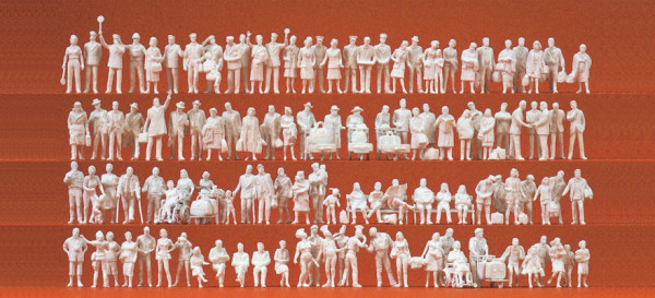 Preiser 16352 - Am Bahnhof 120 unbemalte Miniaturfiguren Zubehör Bausatz Materialfarbe weiß