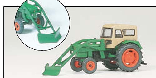 Preiser 17924 - Ackerschlepper Traktor Deutz D 6206 mit Baas-Frontlader mit Schneepflug und Fritzmei