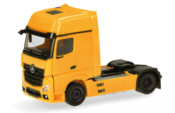 Herpa 317948-002 - Mercedes-Benz Actros L 18 Gigaspace Zugmaschine 2achs, ginstergelb
