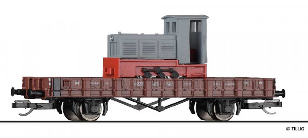 Tillig 502901 - DR Niederbordwagen Ep.3, beladen mit Feldbahnlok "Eisenwerke West"