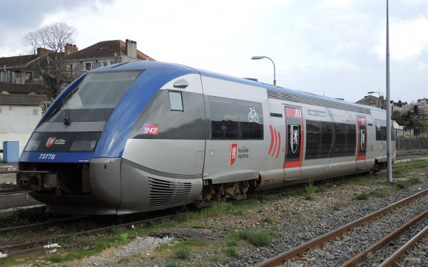 Jouef HJ2438S - SNCF Dieseltriebwagen der Reihe X 73500 „Nouvelle Aquitaine“ (Bordeaux) Ep. 6 mit DC