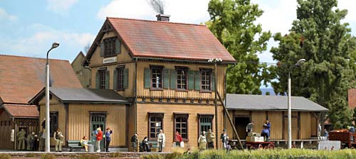 Busch 1468 - Bahnhof Kupferzell Echtholz Lasercut Modell