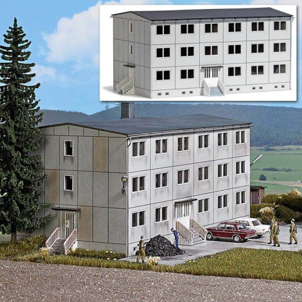 Busch 8807 - Kaserne 152 x 92 mm, 78 mm hoch, Bausatz