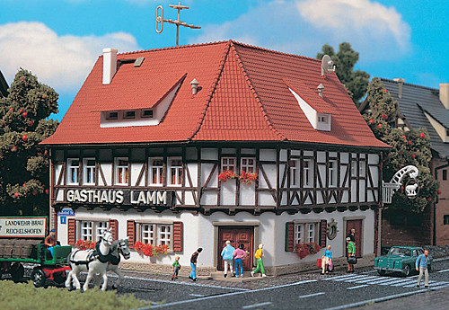 Vollmer 47645 - Gasthaus Lamm 95x95x84 mm Fachwerk