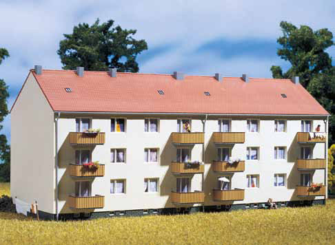 Auhagen 14472 - Mehrfamilienhaus