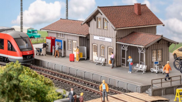 Noch 16268 - Figuren-Themenwelt “Bahnsteig”
