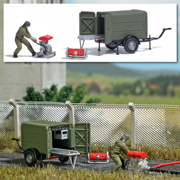 Busch 7964 - A-Set: NVA Schlauchanhänger mit Tragkraftspritze TSA und Feuerwehrsoldat