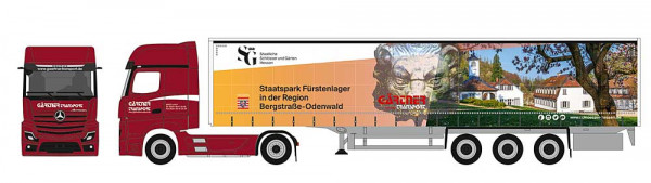 Herpa 939263 - MB Actros 18 L Gigaspace Gardinenplanen-Sattelzug "Gärtner Transporte/Staatspark Fürs