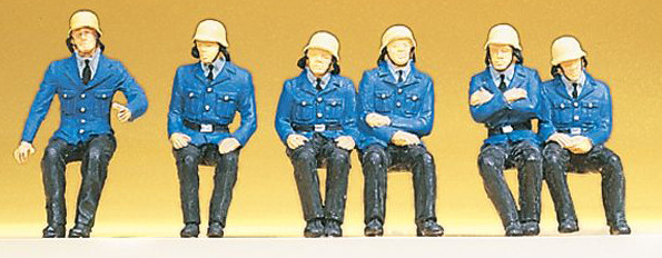 Preiser 14207 - Sitzende Feuerwehrmänner