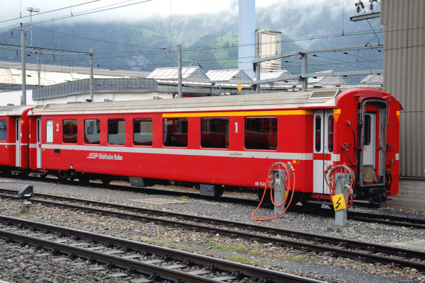 Bemo 3241161 - RhB AB 1561 Einheitswagen II refit