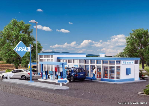Kibri 38544 - Historische ARAL Tankstelle inkl. LED-Beleuchtung, Funktionsbausatz