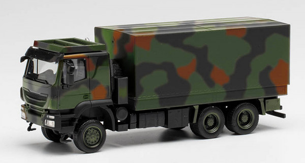 Herpa 746786 - Iveco Trakker 6x6 mit Wechselaufbau Flecktarndesign „Bundeswehr“