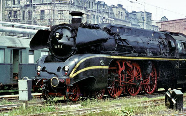 Arnold HN9077 - DR, Dampflokomotive 18 314, kohlegefeuert, grün ohne Zierlinie am Führerhaus