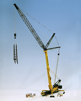 Kibri 13033 - LIEBHERR LTM 1800 mit Wippspitze 22,5 x 3,5 x 4,5 cm