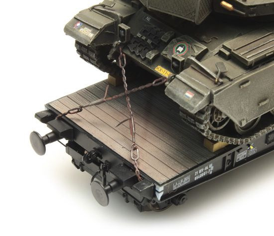 Artitec 387.300 - Befestigungsketten für Militärtransport, Fertigmodell aus Resin, lackiert