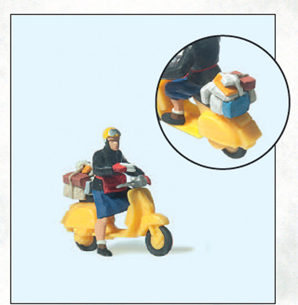 Preiser 28249 - Postbotin auf Roller