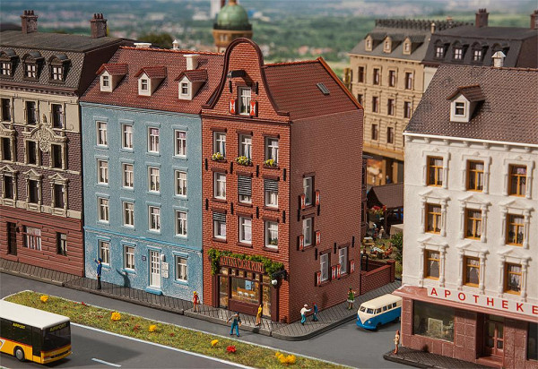 Faller 232335 - Altstadthaus mit Zigarrenlade Ep.2