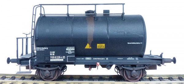 Exacttrain 22013 - DB Kesselwagen Bauart Uerdingen 30m3 ESSO schwarz Ep.4, verschmutzt