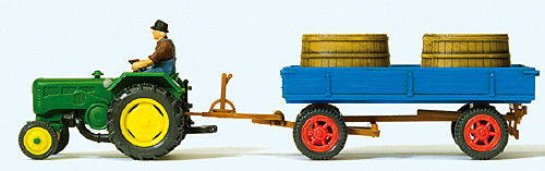 Preiser 17943 - Ackerschlepper Traktor Lanz D 2416 mit zweiachsigem Anhänger mit ´Bütten´, Fertigmod