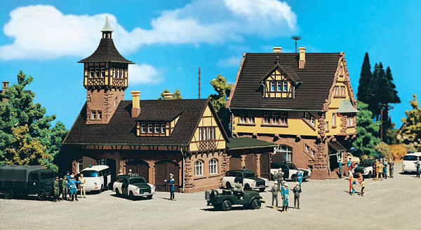 Vollmer 43755 - Polizeirevier 7 270x140x170 mm Fachwerk