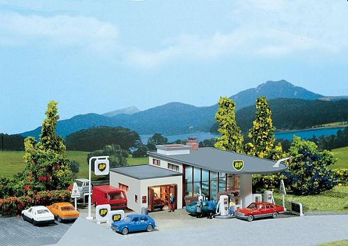 Faller 232219 - BP Tankstelle patiniertes Modell