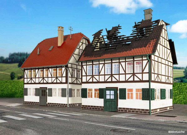 Piko 65011 - G-Abgebranntes Haus
