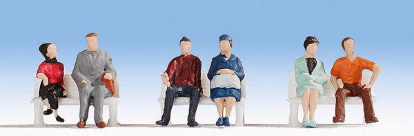 Noch 47130 - Sitzende, 6 Figuren (ohne Bänke)