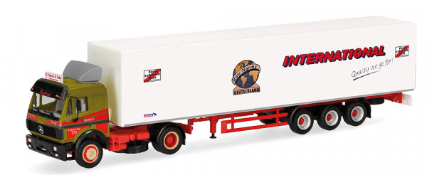 Herpa 320450 - Mercedes-Benz SK `88 Koffer-Sattelzug "Uwe Harms International"