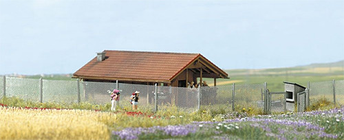 Busch 1017 - Maschendrahtzaun Packungsinhalt: 94 cm Maschendrahtzaun ca. 25 mm hoch Lieferung inklus