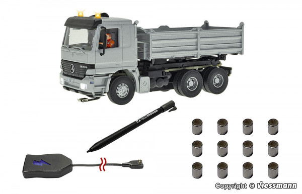 Viessmann 8004 - CarMotion Startset, MB ACTROS Muldenkipper mit Rundumleuchten, silber