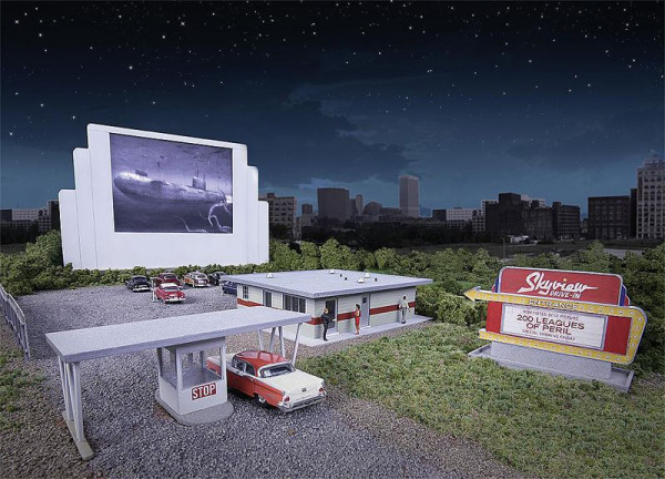 Walthers 533478 - Autokino Skyview