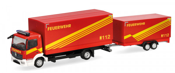 Herpa 321266 - Mercedes-Benz Atego `13 Planen-LKW mit Planen-Anhänger "Feuerwehr GW Logistik"