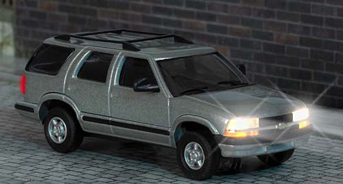 Busch 5658 - Chevrolet Blazer mit Beleuchtung