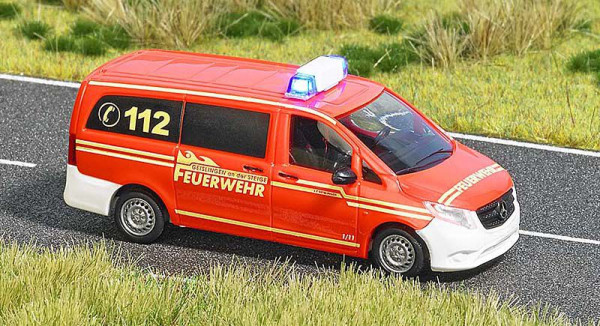 Busch 5594 - MB Vito Feuerwehr, mit blinkendem Blaulichtbalken
