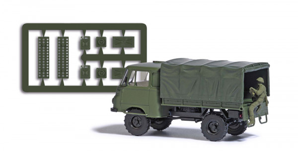 Busch 1935 - Robur mit NVA-Soldat