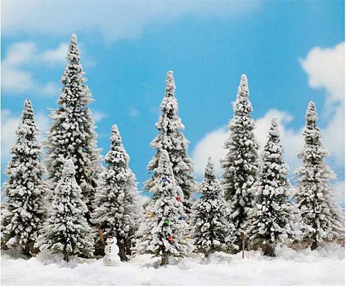 Busch 6465 - Wintermärchen 10 weiße Wintertannen (60 - 135 mm hoch), davon 1 Weihnachtsbaum mit bunt