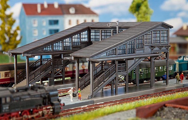 Faller 222153 - Bahnsteigbrücke Radolfzell patiniert