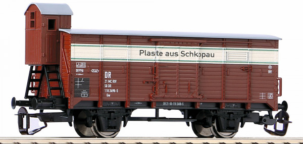Piko 47762 - DR gedeckter Güterwagen G02 mit Bremserhaus Ep.4, "Plaste aus Schkopau"