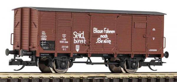 Piko 47855 - DR gedeckter Güterwagen G02 Ep.3, FDJ "Blaue Fahnen nach Berlin"
