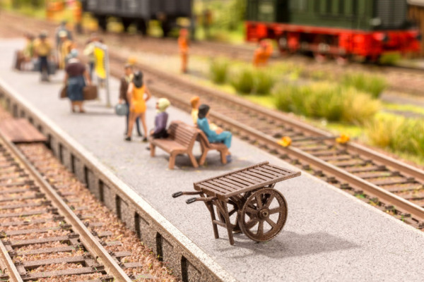 Noch 13700 - Bahnsteigkarre 3D