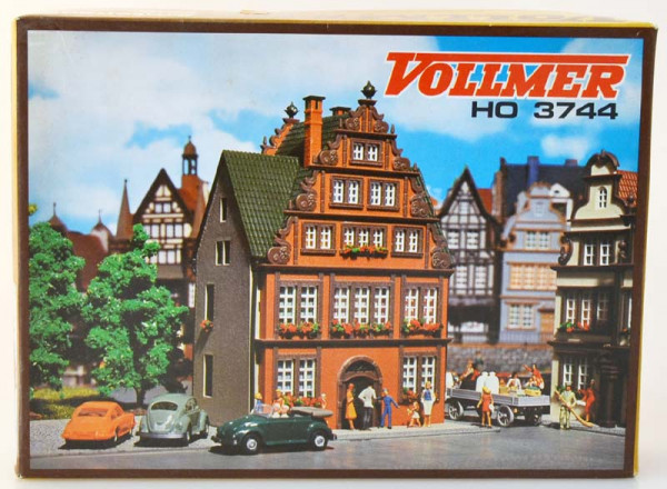 Vollmer 43744 - Bauernhaus mit Remise 210x125x120 mm Bausatz