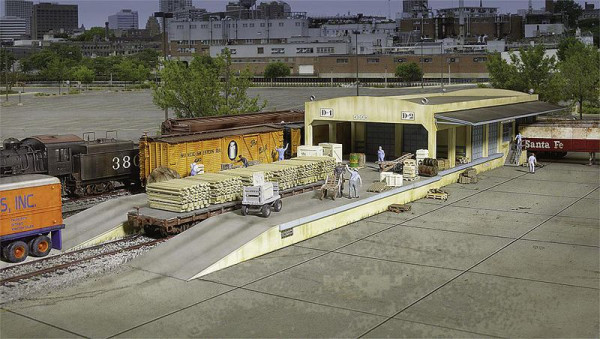 Walthers 532918 - Bahnverladestation 63,5 x 13,3 x 7,6 cm