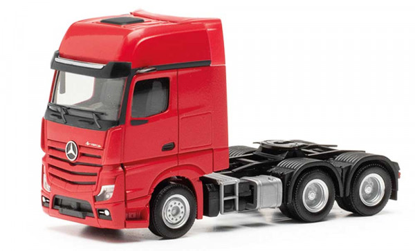 Herpa 317917 - Mercedes-Benz Actros L Gigaspace Solozugmaschine 3achs (6x4), rot