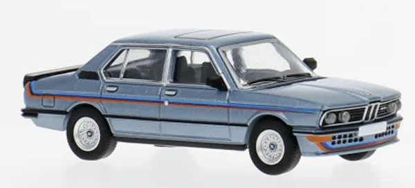 PCX871606 - BMW M535i (E12) hellblau/Dekor (blaue/rote Streifen) 1980