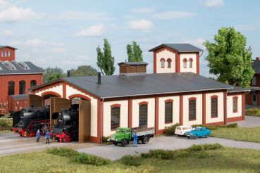 Auhagen 13342 - Lokschuppen mit Wasserturm