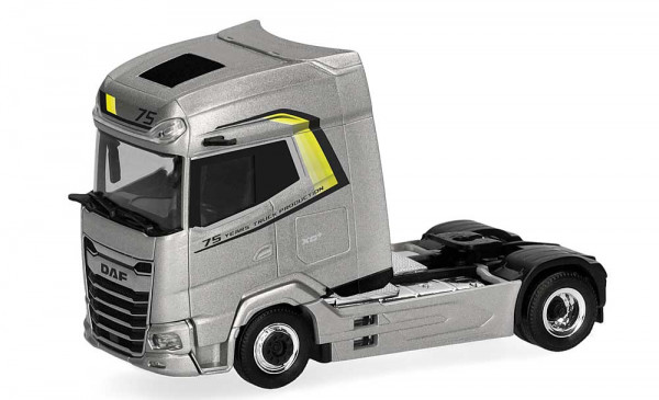Herpa 322027 - DAF XG+ Zugmaschine 2achs, silbermetallic "75 Jahre Truck Production"