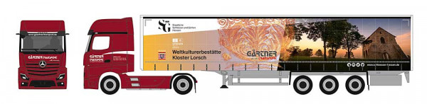 Herpa 939256 - MB Actros 18L Gigaspace Gardinen-Planensattelzug "Gärtner/Kloster Lorsch"