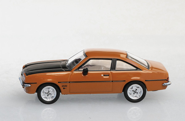 Herpa 024389-008 - Opel Manta B, sienarot